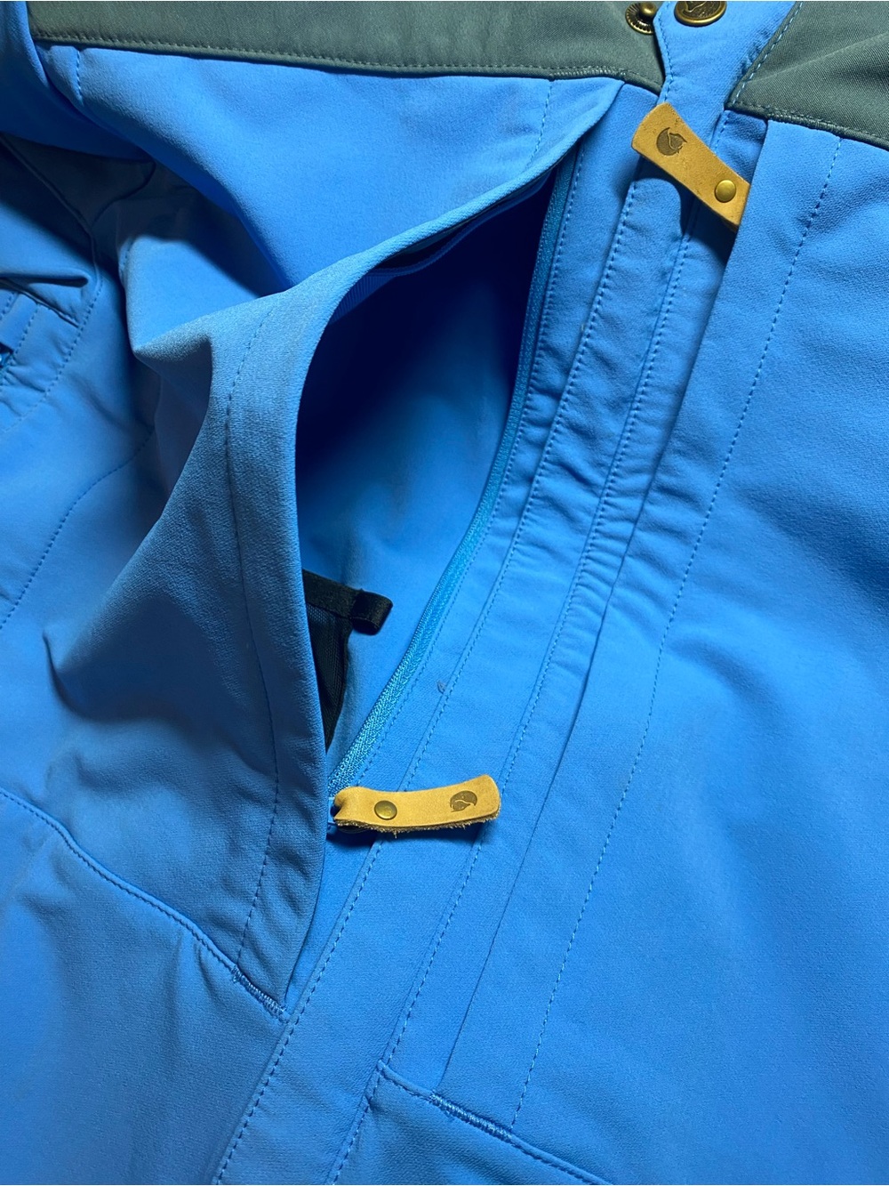 Men’s size L Fjallraven - Blue Hooded Waterproof Jacket - Picture 7 of 10